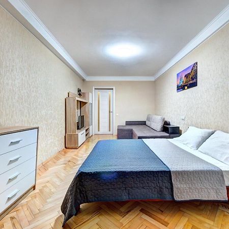 Apartments Near Ocean Plaza Druzhby Narodov Boulevard 8A Kyiv Exterior photo