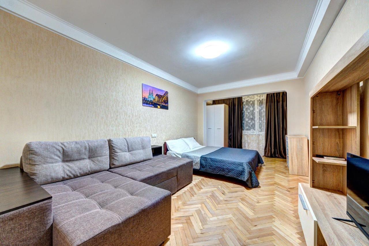 Apartments Near Ocean Plaza Druzhby Narodov Boulevard 8A Kyiv Exterior photo